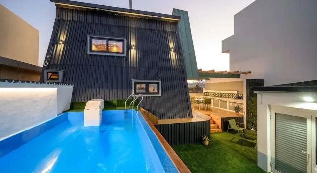 Коттедж A-Home Villa, Private Pool & Jetted Tub Oasis