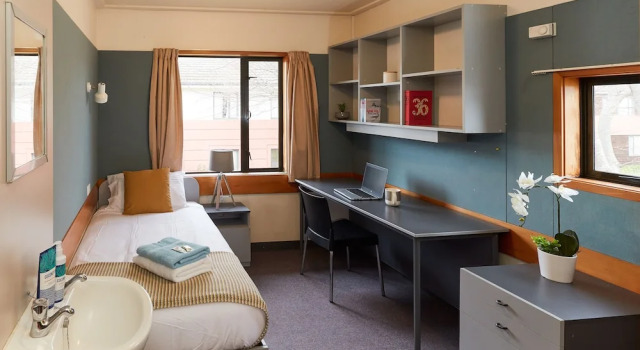 Christchurch Campus Summer Stays - UCA, Забронировать Отель Отели Крайстчёрч с парковкой, Парковка