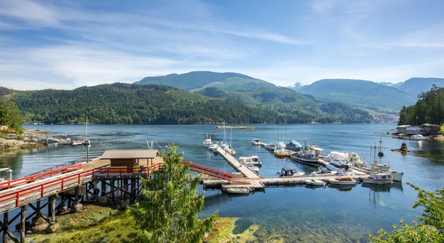 Двухместный номер Deluxe с балконом и с видом на океан Bathgate Resort and Marina