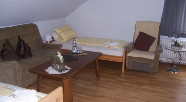 Gästhaus Schneider, Varaa Hotelli Bechtheim 