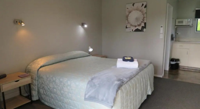 Студия Commodore Court Motel