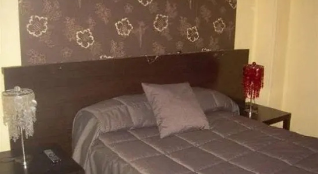 Pensión El Parque, Buchen Sie Hotel Aviles 