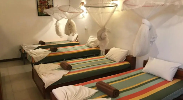 Кровать в общем номере (мужской номер) Star Holiday Resort
