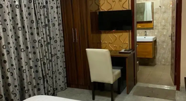 Royal Marquis Hotel