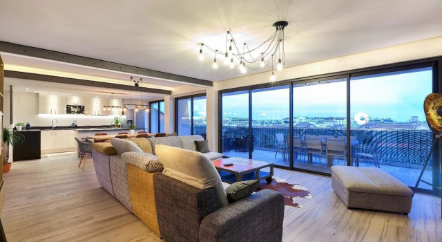 Indus Loft - Luxurious - LRA CANNES, Забронировать Отель Отели Канн с парковкой, рядом с Le Croisette Casino Barriere de Cannes, Парковка