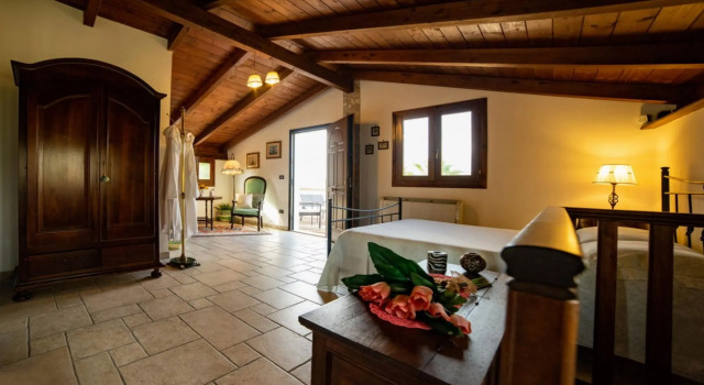 Villa with Private pool in Oria-Villa Chiara, Book Villa Sommerhuse i Oria, Hytte