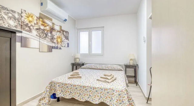 Merlo C - Town Center & Private Parking