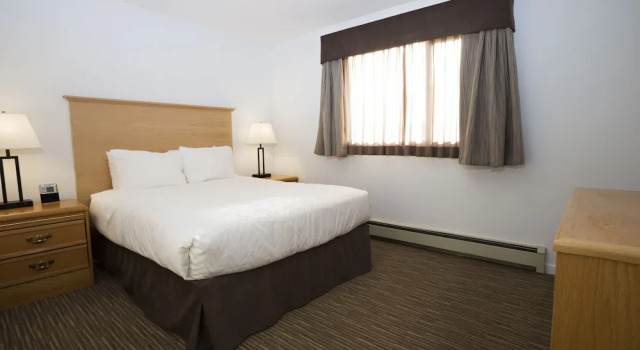 Люкс Deluxe Tower Inn & Suites