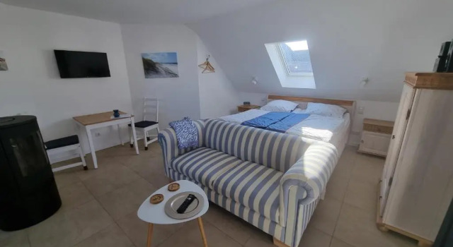 Ferienwohnung Rügen 1, Alt Reddevitz 108, Insel Rügen, mit Kamin, Sauna Nutzung möglich, Забронировать Отель Отели Мёнхгут с парковкой, Парковка