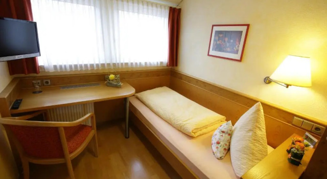 Номер Standard с балконом Hotel-Restaurant Gasthof Adler