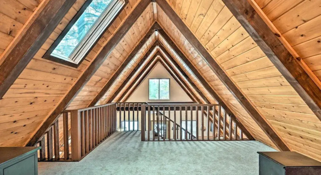 Коттедж Deck & Grill: A-Frame Cabin in Munds Park