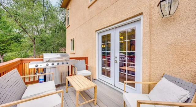 Коттедж 2 Mi to Dtwn Colorado Springs: Home w/ Large Yard!