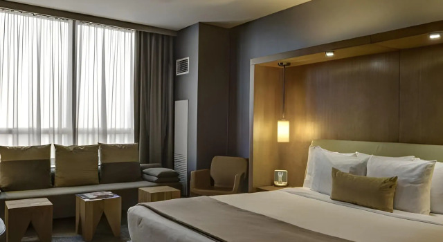 Loews Chicago O'Hare Hotel