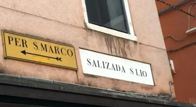 Residenza al Volto, Забронировать Отель Кастелло Венеция, рядом с Accademia Bridge