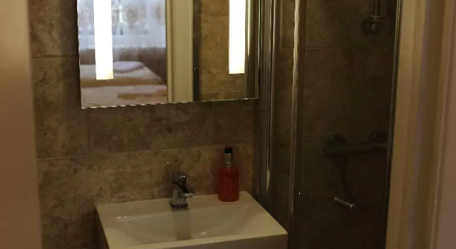 Трёхместный номер Standard Barry House