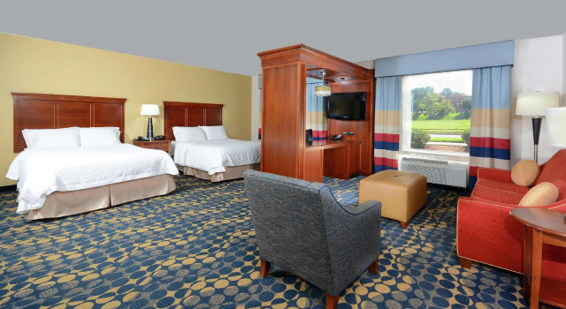 Четырёхместная студия Hampton Inn & Suites Huntersville