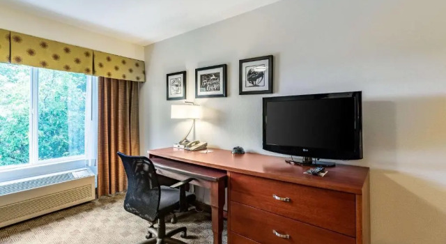 Четырёхместный номер Standard TownePlace Suites by Marriott Portland Airport