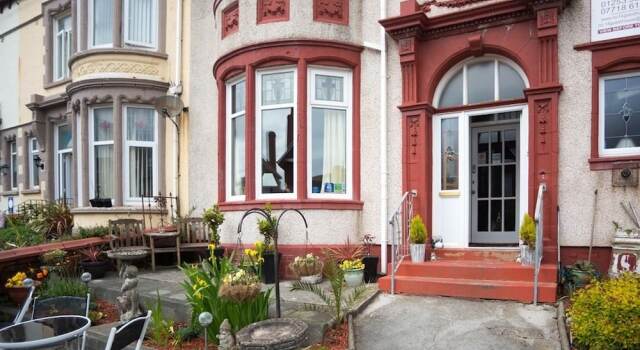 No 14 B&B, Забронировать Отель «постель и завтрак» Отели Блэкпул 3 звезды, рядом с Площадь Gynn, 3*
