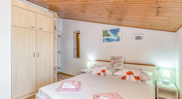 Brač Mladineo Studio A1 300mt From sea, Prenota Appartamento Bol 