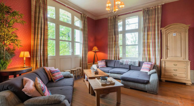 Majestic villa in Pouru-Saint-Remy with garden, Rezervovat Vila Vily v Great Eastern Region, Vila