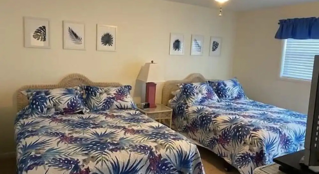 Due South - 5 Br Home, Book Lejlighed Hoteller i Supply med parkering, Parkering