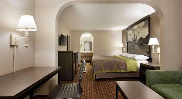 Люкс Business Super 8 by Wyndham Lake Charles Northeast
