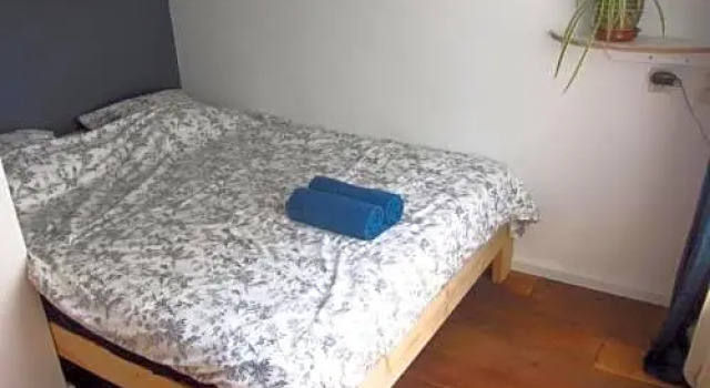 Private studio room in De Pijp, Забронировать Отель Амстердам 