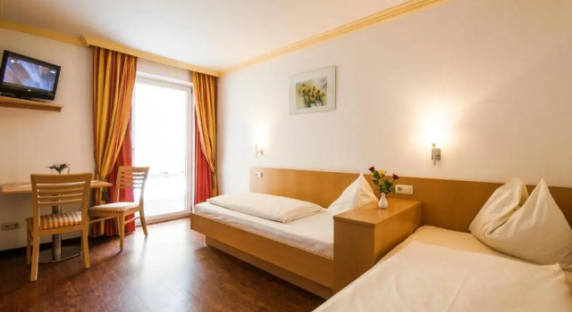 Hotel Hubertus, Забронировать Отель Санкт-Иоганн-им-Понгау Salzburger Sportwelt, рядом с 2-кресельный подъемник Ханбаум