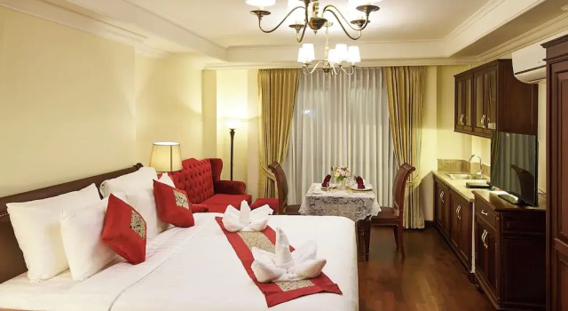 Номер Executive с балконом Phasouk Vien Chantra Hotel