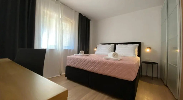 Апартаменты Maca Apartments & Suites with Heated pool near beach 50m