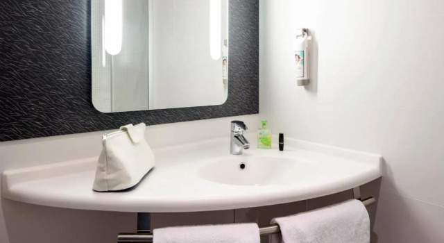 Двухместный номер Standard ibis Saint Quentin Basilique