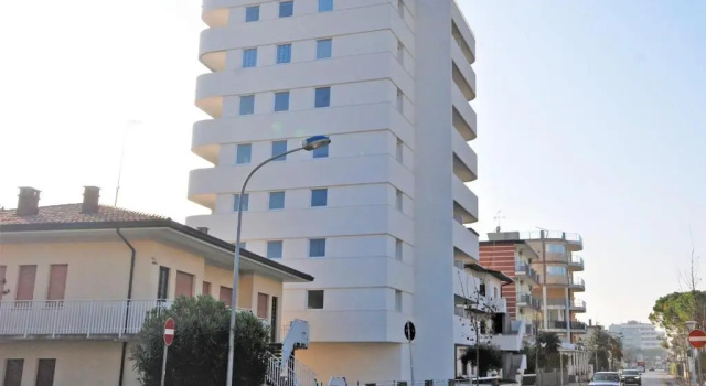 Stylish Residenza Torre Bianca 2 Bedroom Apartment Sleeps 5