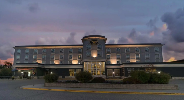 Четырёхместный номер Standard Prestige Treasure Cove Resort