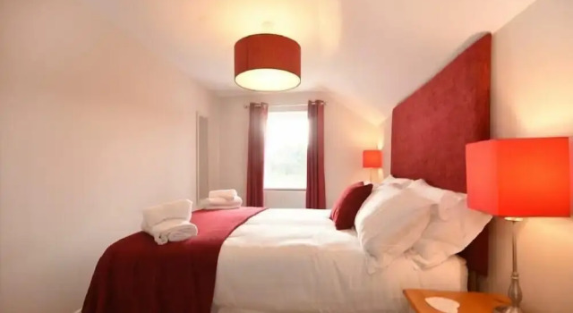 Bradacar, Rezervați Hotel Seahouses Northumberland