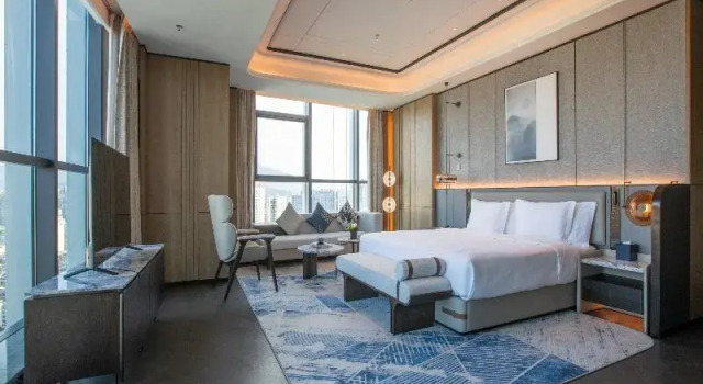 Люкс Standard Crowne Plaza Huaihua by IHG