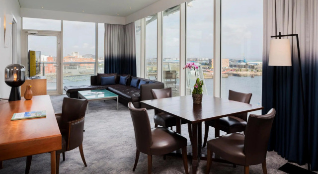 Двухместный люкс c 1 комнатой с видом на гавань voco St. Davids Cardiff by IHG