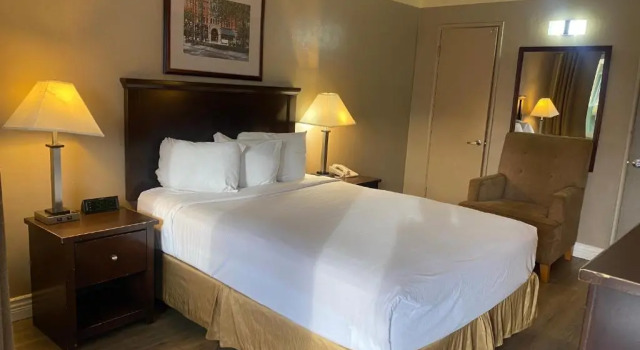 Двухместный номер Standard Travelodge by Wyndham Everett City Center