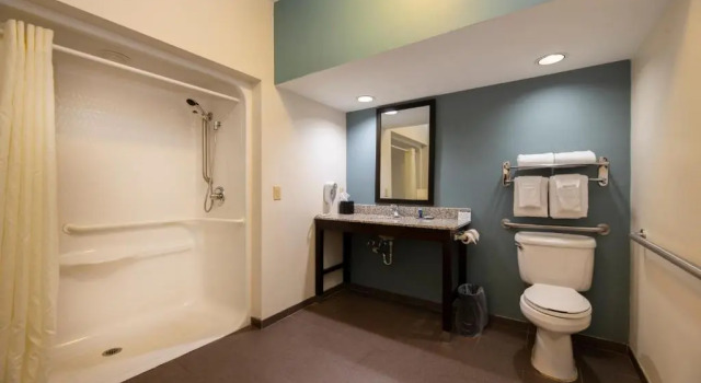Четырёхместный номер Standard Sleep Inn & Suites Monticello