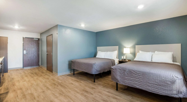Четырёхместный номер Standard WoodSpring Suites Colton