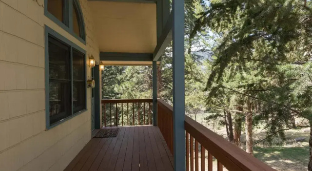 Люкс с балконом Riversong Inn Retreat