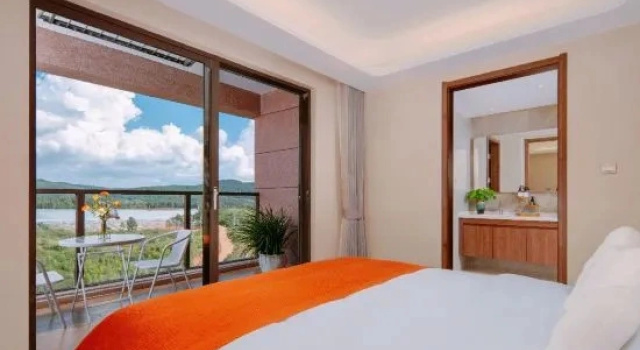 Люкс Luxury Fuxian Lake Yueshan Yueshui Meisu Happy World Store)