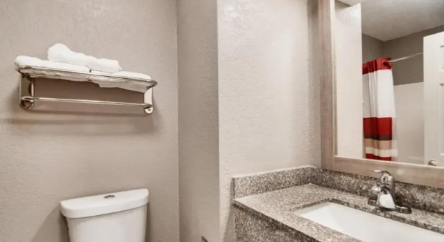 Номер Deluxe Red Roof Inn & Suites Pensacola-NAS Corry