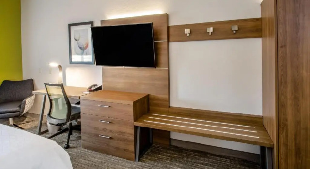 Люкс Holiday Inn Express & Suites - Olathe South by IHG