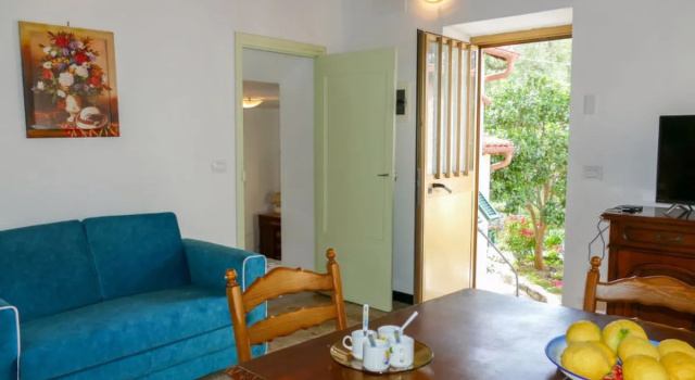 House CaMea Chiusanico, Book Hotel Chiusanico Ligurien