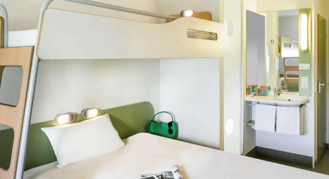 Трёхместный номер Standard Ibis Budget Nantes Rezé Aéroport