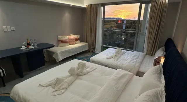 Luxury Penthouse & High-Floor Hotel near City of Dreams, Airport, Okada, and Solaire Casino, Rezervovat Hotel Paranaque 
