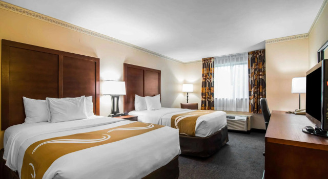 Четырёхместный номер Standard Quality Inn Cortland - University Area