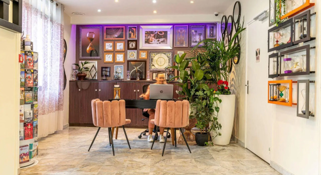 Hotel Ariane Montparnasse by Patrick Hayat