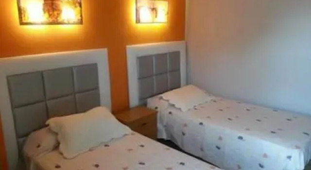 Casa Rivas con piscina abierta todo el año, Book Hotel Rivas-Vaciamadrid Community of Madrid