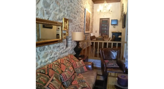 Loussiou Nymfes, Prenota Hotel Hotel a Peloponneso con parcheggio, Parcheggio